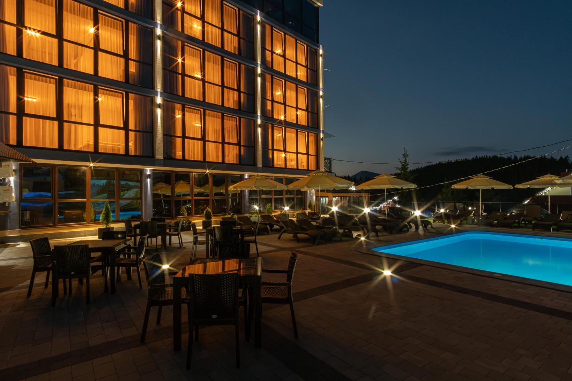 Summit Hotel Yablunytsya Exterior photo